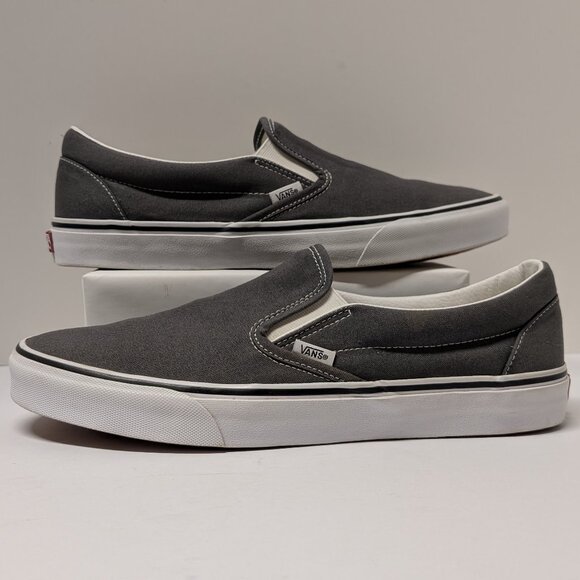 Vans Classic Slip-On Shoe in Charcoal Grey main image 10